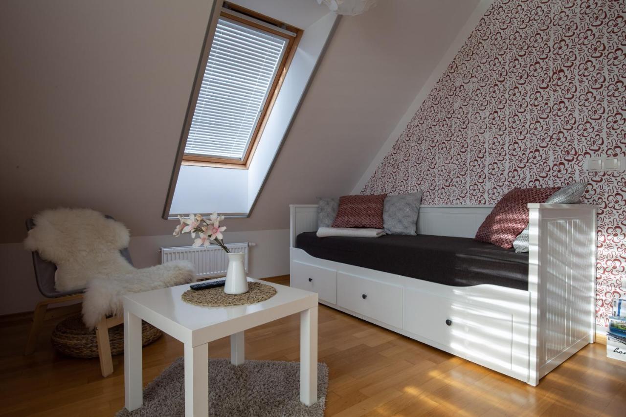 Apartments Tourist Farm Storman With Ev Ch-Station Trzic Exterior foto