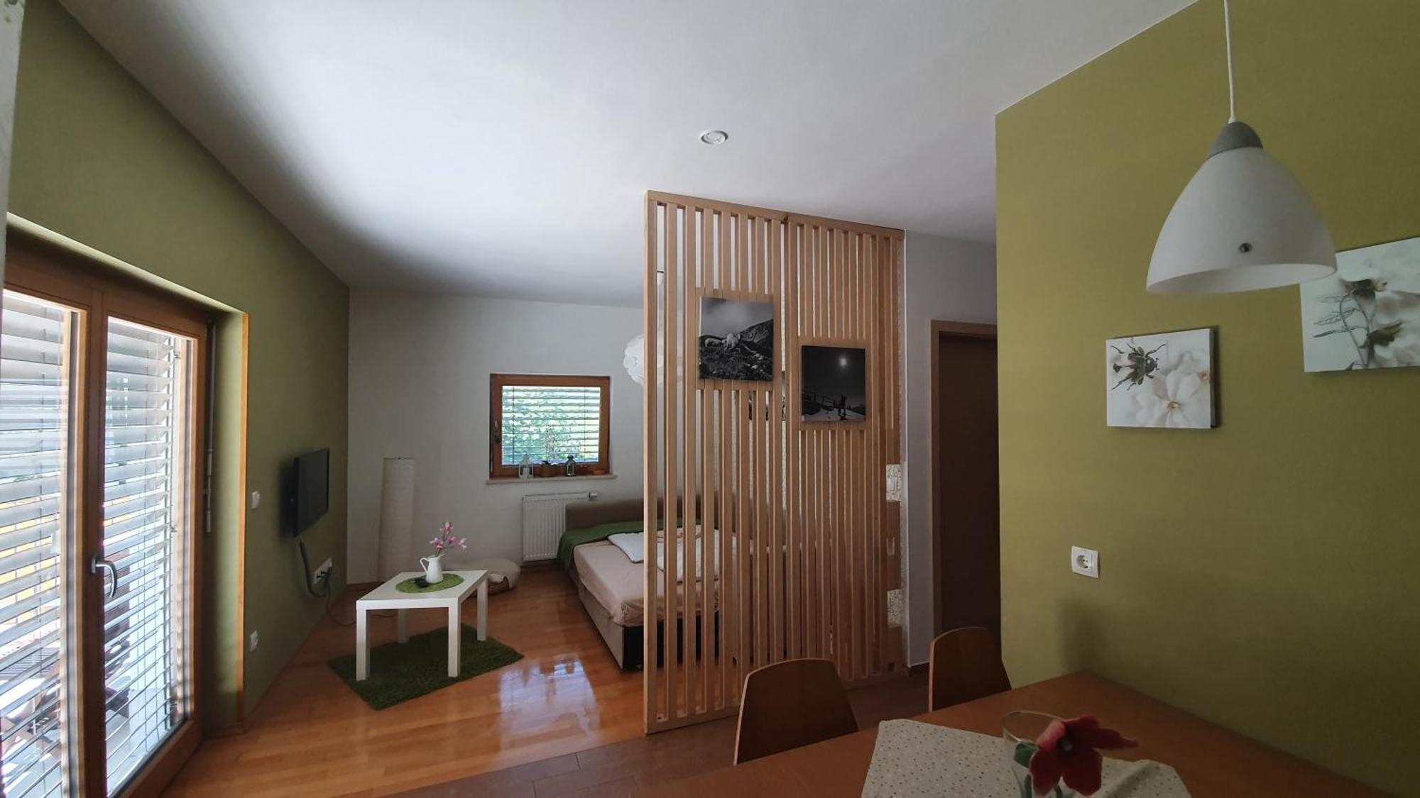 Apartments Tourist Farm Storman With Ev Ch-Station Trzic Exterior foto